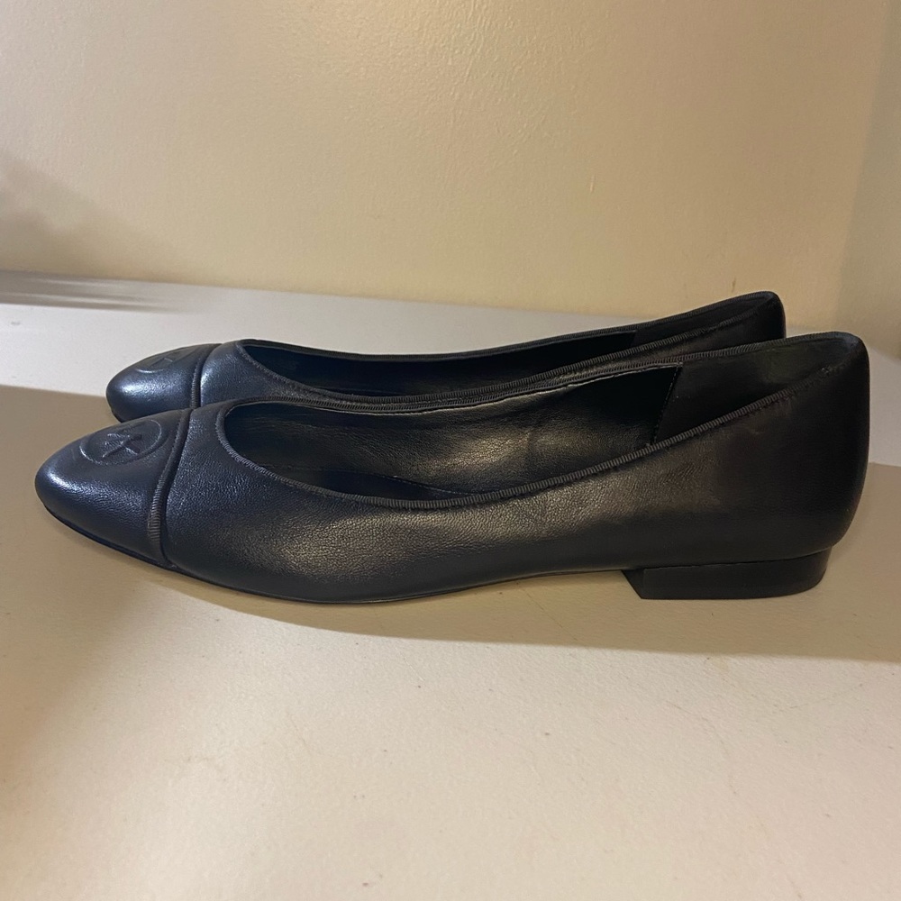 *Like New* Michael Kors Black Ballet Flats (Size 10)